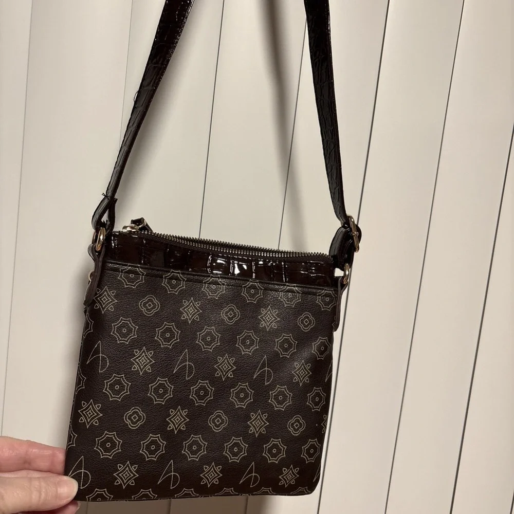 Alfred Durante, Bradford Exchange, Women's Brown Sling Bag‎ 8